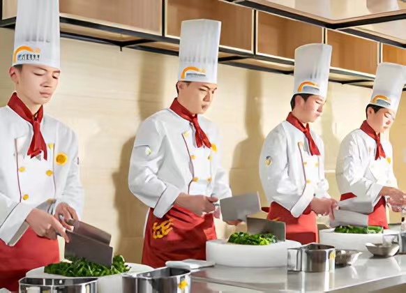 重庆新东方烹饪学校-学厨师-学西点西餐的正规厨师培训学校