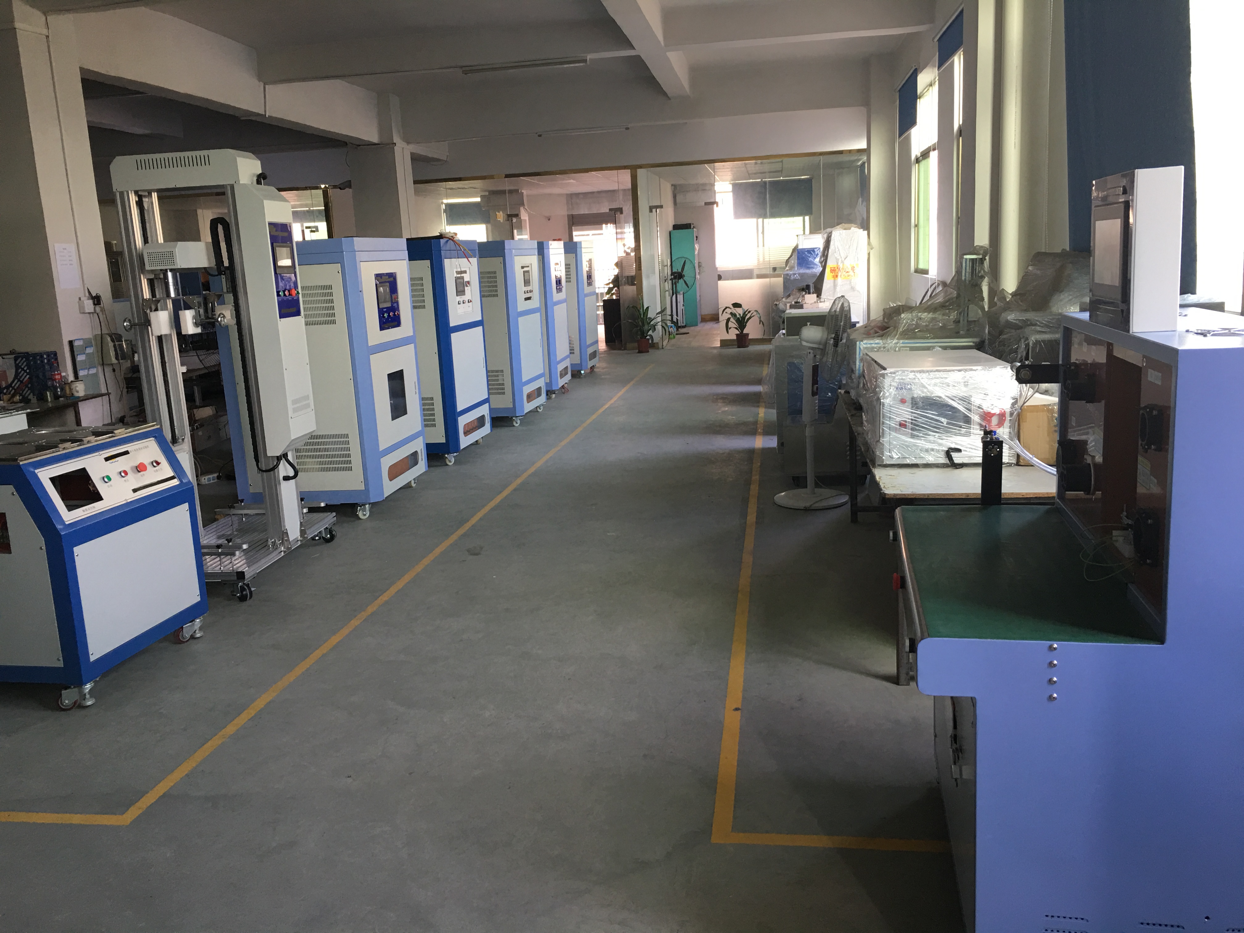 断路器瞬时脱扣特性-接触器综合测试台-东莞市中佳