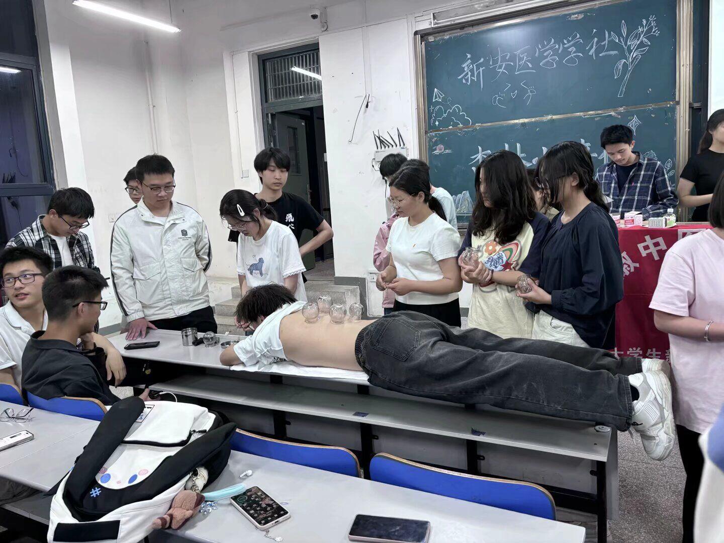 多彩大学生网 - 大学生三下乡投稿平台